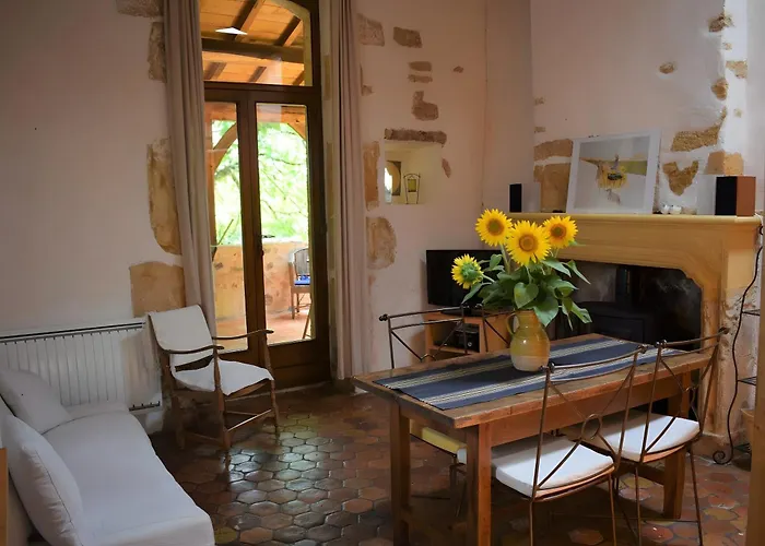 De Charme A Biron (Dordogne)